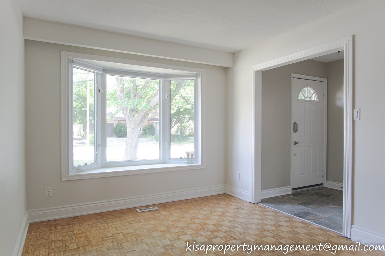 15 College Crescent #A - Photo 2 of 12