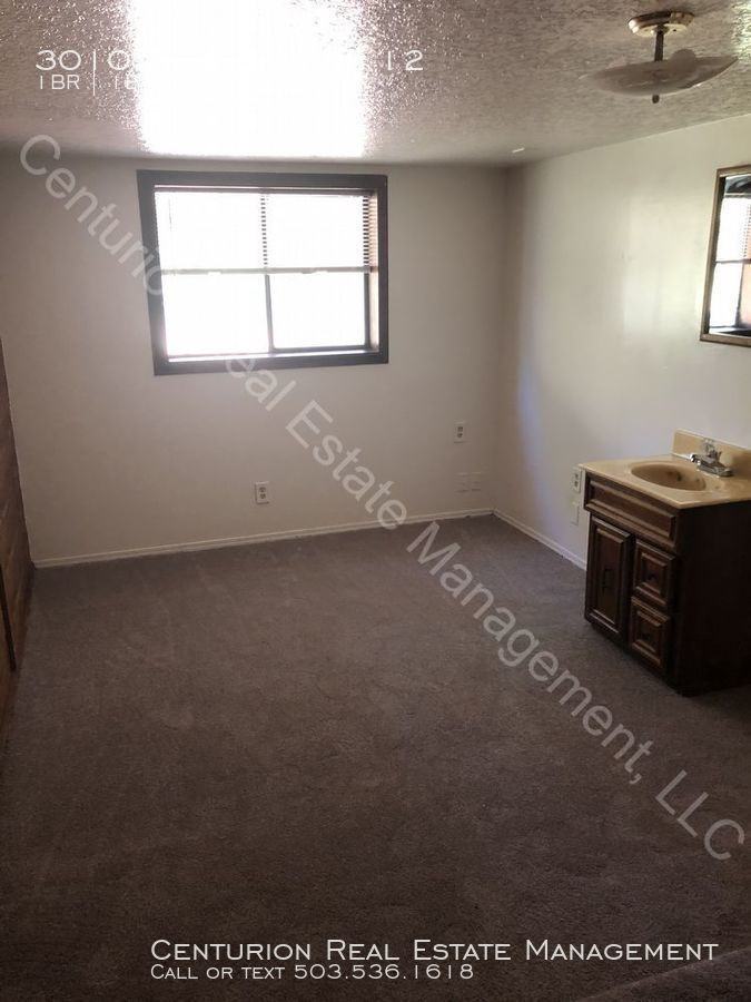 3010 Phyllis St Ne 12 - Photo 2 of 12