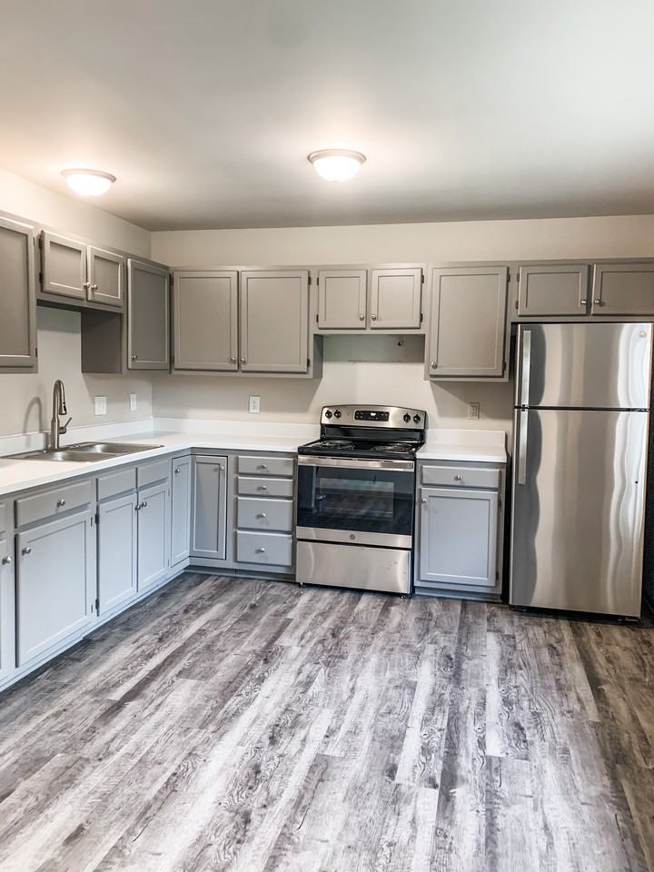 318 Monroe Ave - Photo 2 of 6