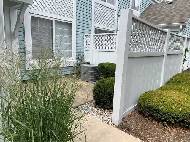 439 Yorktown Ct - Photo 3 of 20