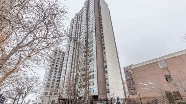 525 W Hawthorne Pl #301