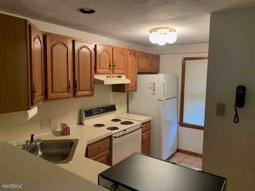 60 West St - Photo 2 of 13