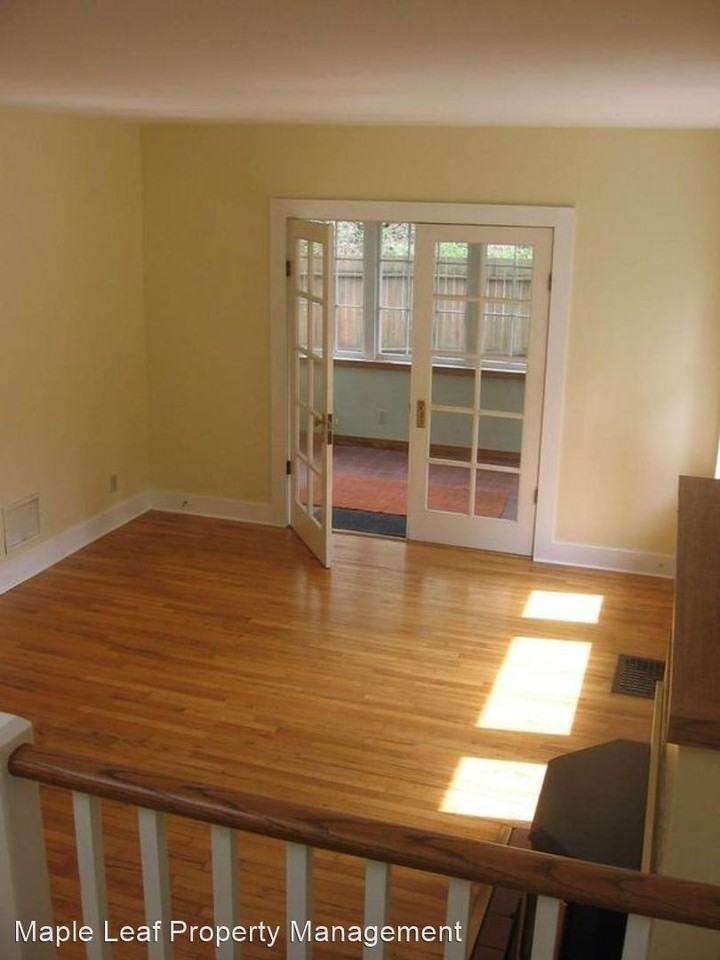 8501 Ravenna Ave Ne - Photo 3 of 11