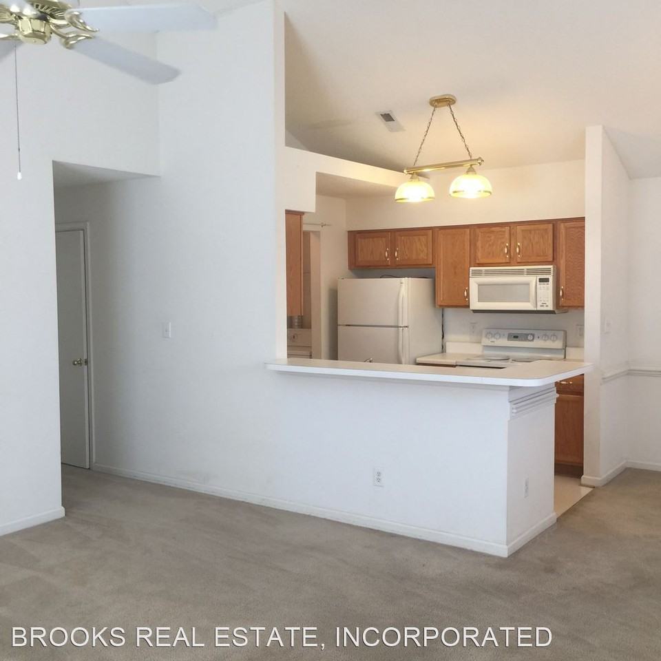 1004 Settlement Drive - Photo 3 of 11
