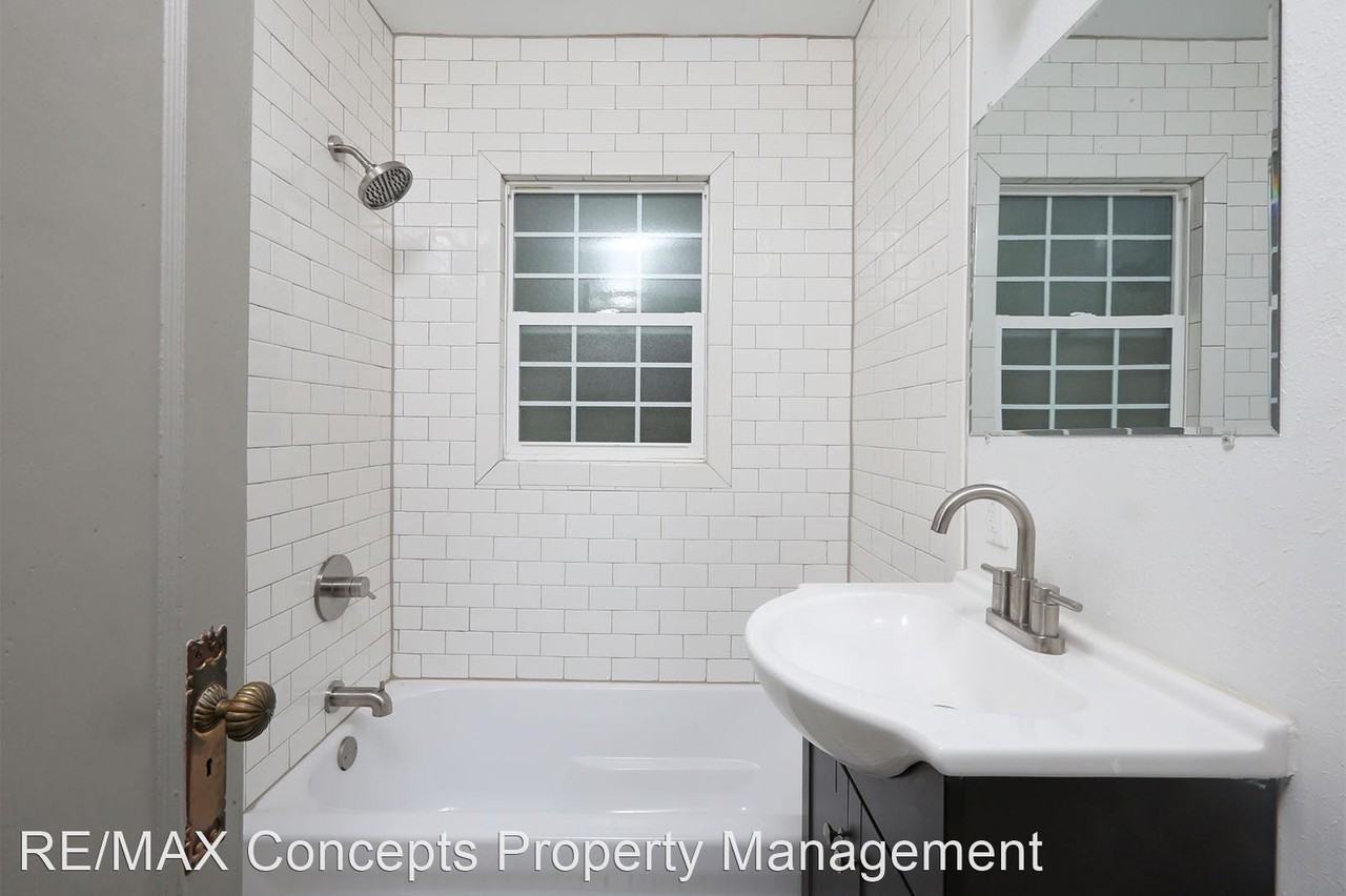 5211 Ovid Ave - Photo 3 of 10