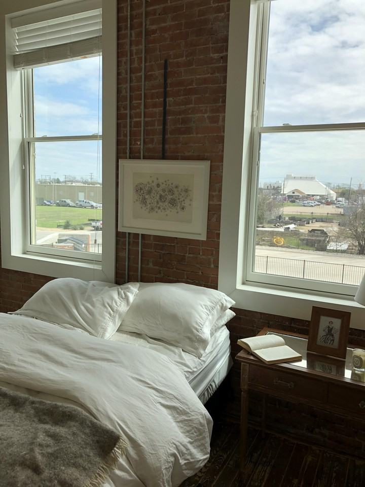 700 Franklin Ave - Photo 2 of 5