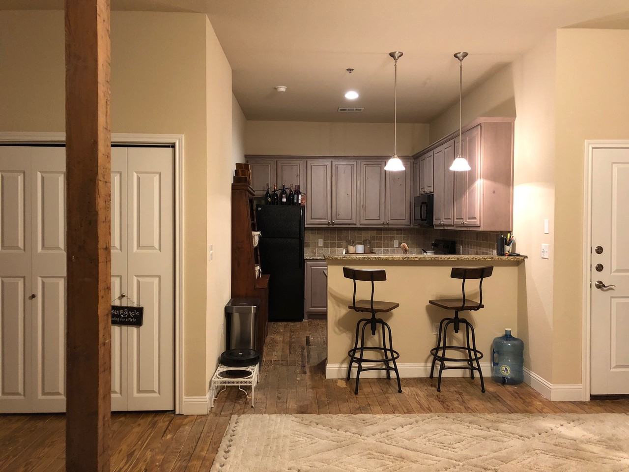 700 Franklin Ave - Photo 3 of 5