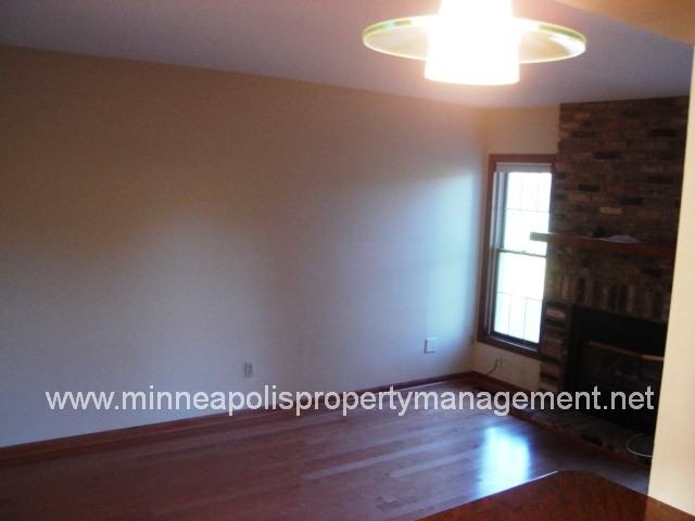 14345 Bedford Dr - Photo 5 of 18