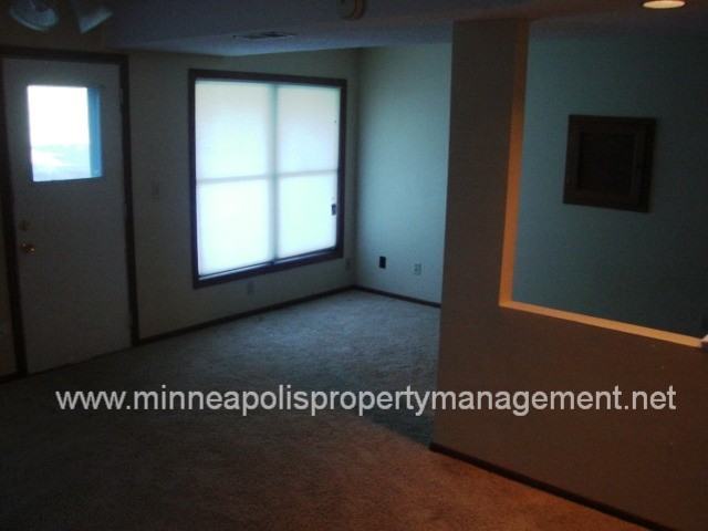 14345 Bedford Dr - Photo 7 of 18
