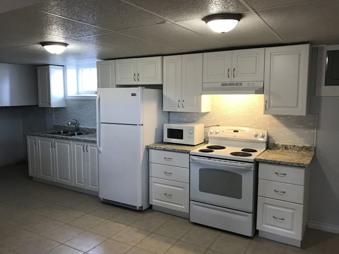 847 Upper Ottawa St - Photo 2 of 4