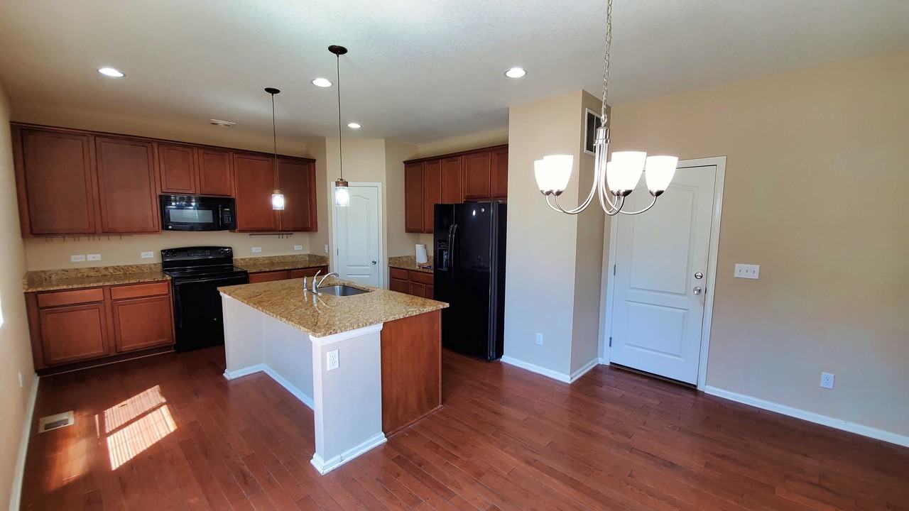 7696 Blue Water Ln - Photo 3 of 23