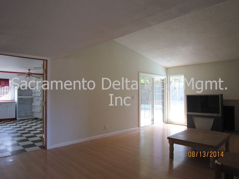 2633 Kansas Way - Photo 3 of 12
