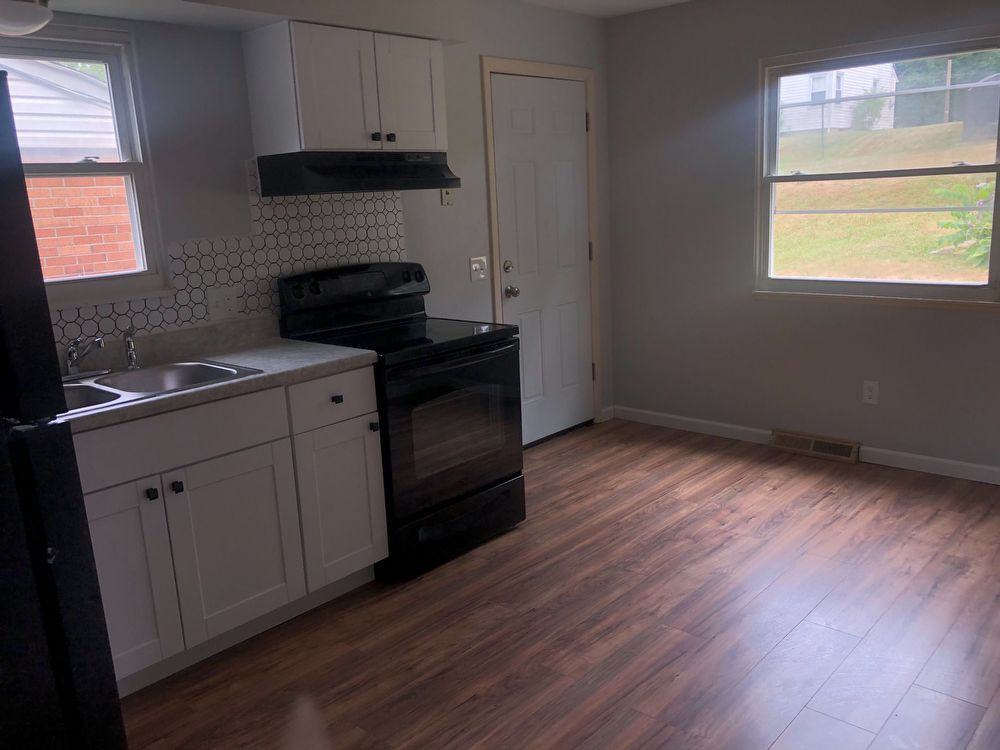 1430 41st St Nw - Photo 2 of 8