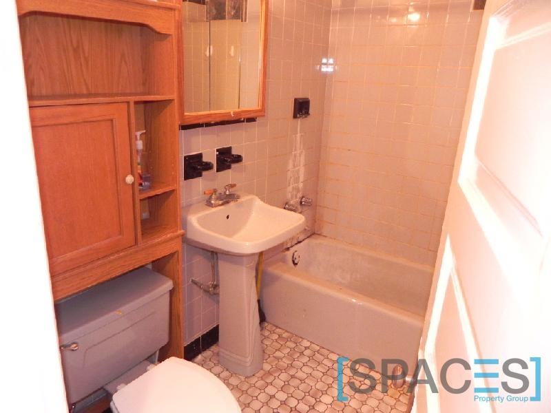 1042 W Newport Ave #GDN - Photo 3 of 7