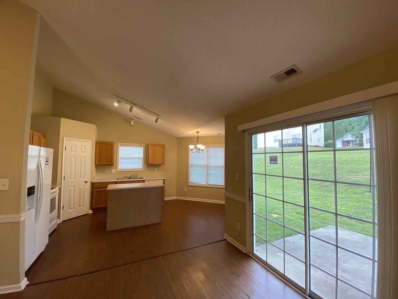 3 Kilburn Lane - Photo 3 of 21