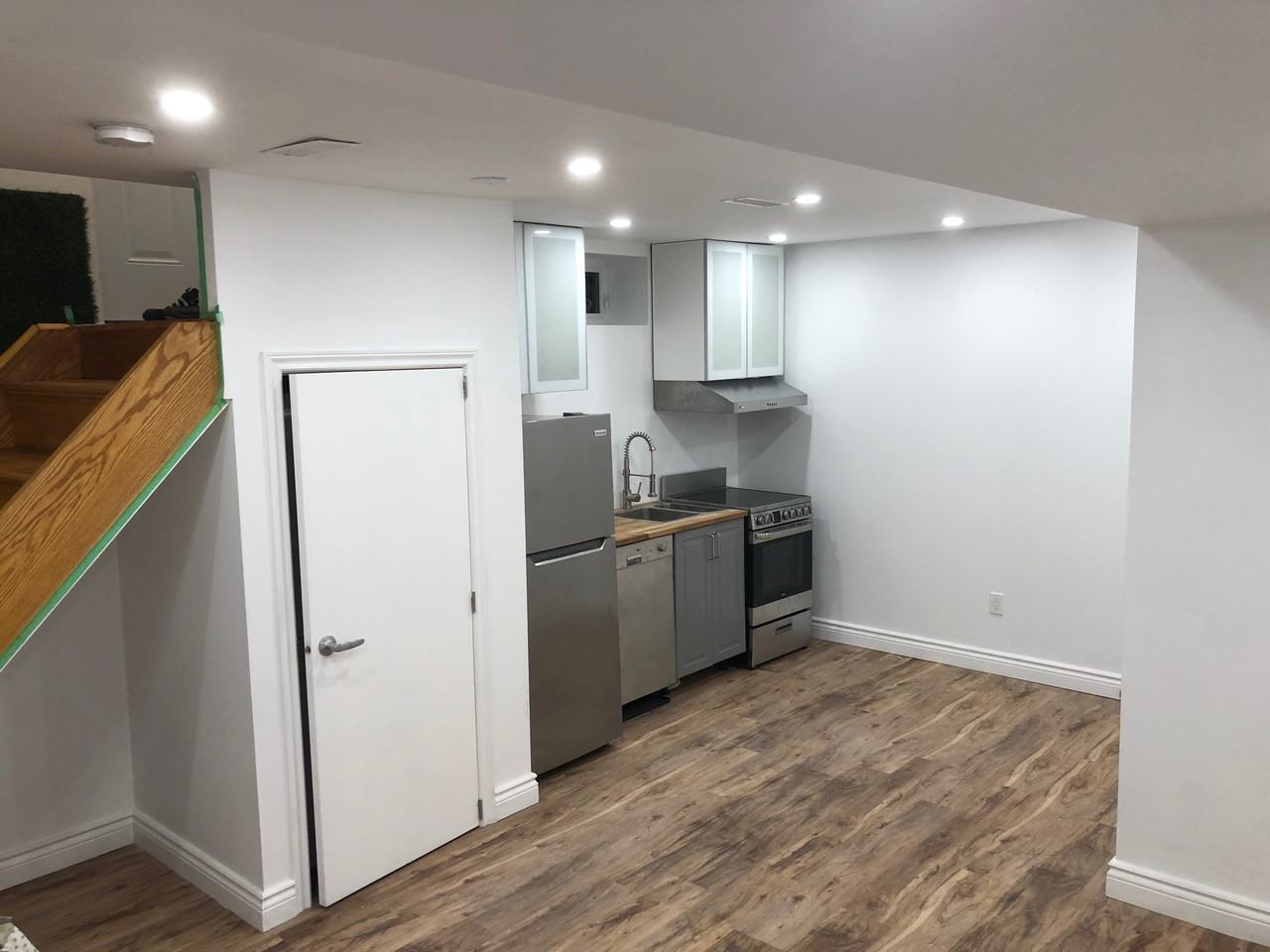 478 Jane Street #478-B - Photo 5 of 16