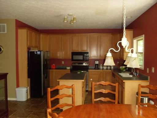 10890 Cody Ln - Photo 3 of 21