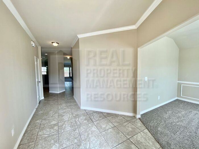 9501 Timberwind Ln - Photo 3 of 24