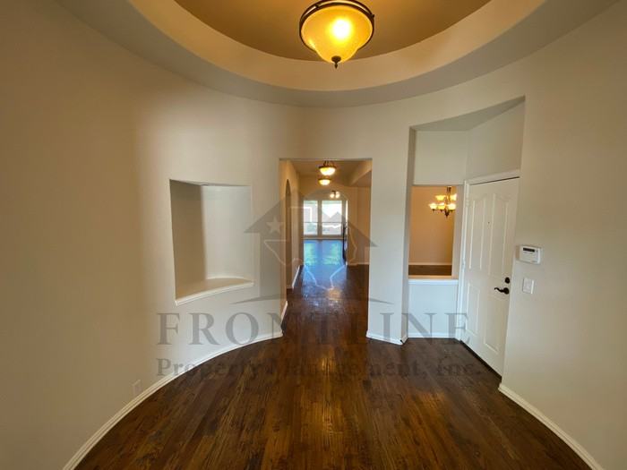 511 Carnation Ln - Photo 2 of 35