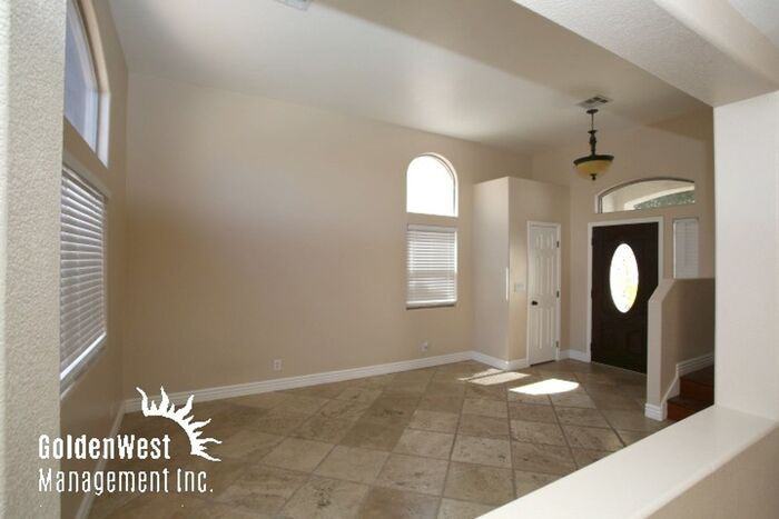 8309 Valley Stream Ave - Photo 3 of 28