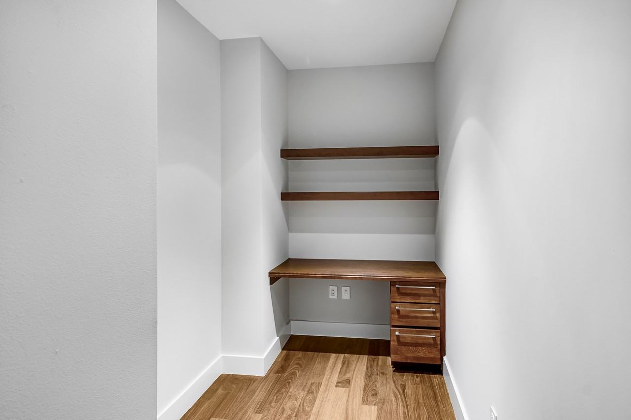 420 Bay Street #A - Photo 6 of 20