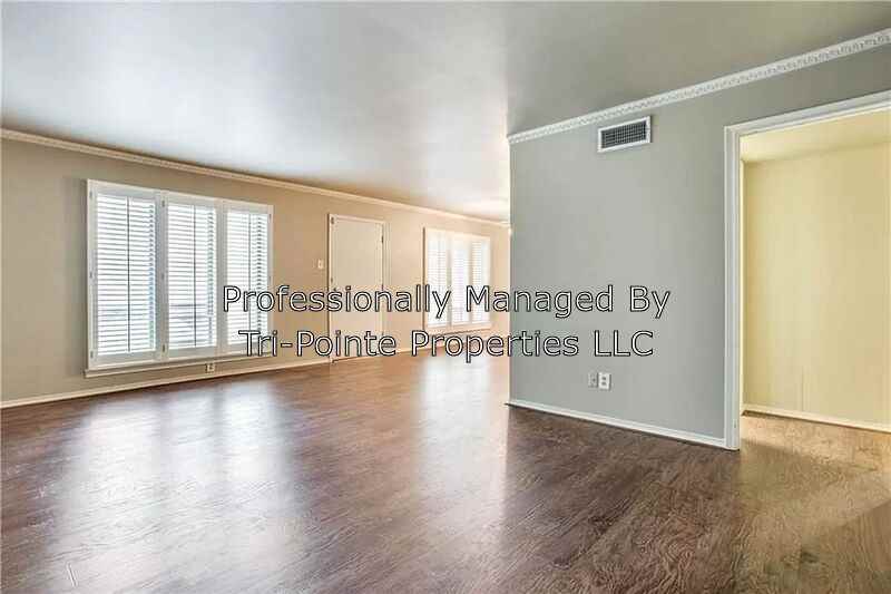 11108 Valleydale Dr #B - Photo 3 of 19