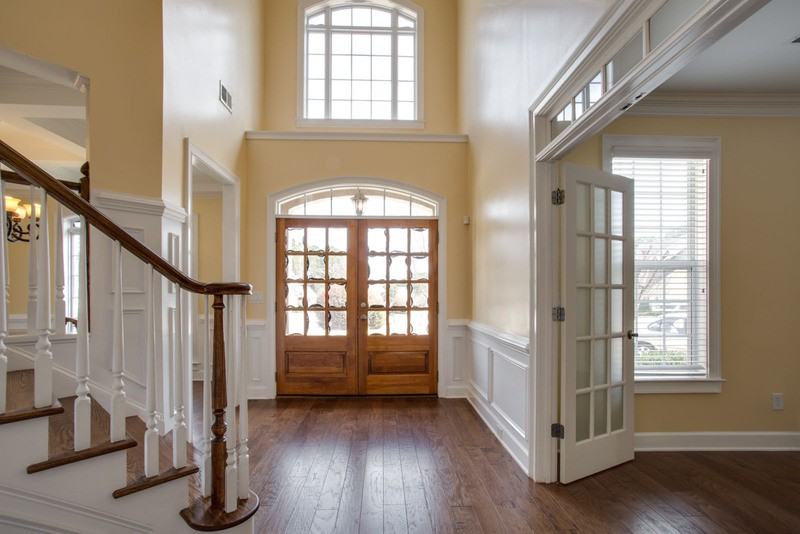 1232 Mcallistar Dr - Photo 2 of 37