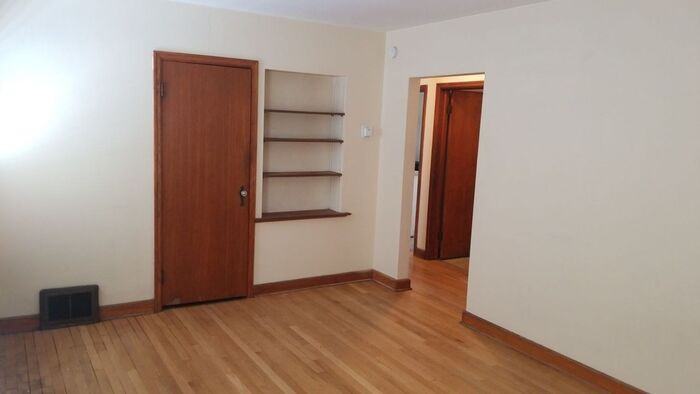 1309 N 54th St - Photo 3 of 7