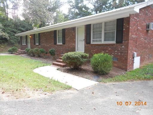 703 Lawson St - Photo 3 of 10