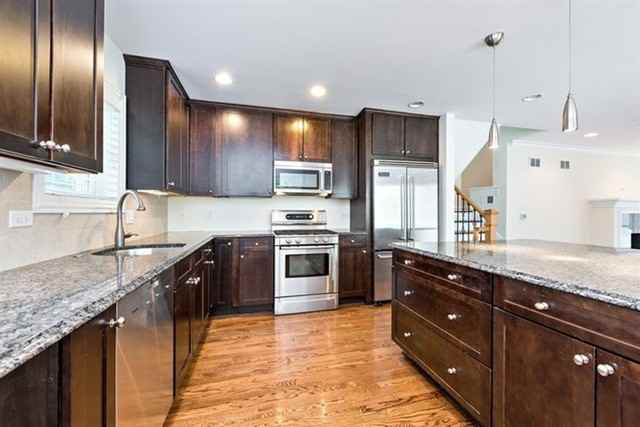 462 Green Bay Rd #462 - Photo 3 of 13