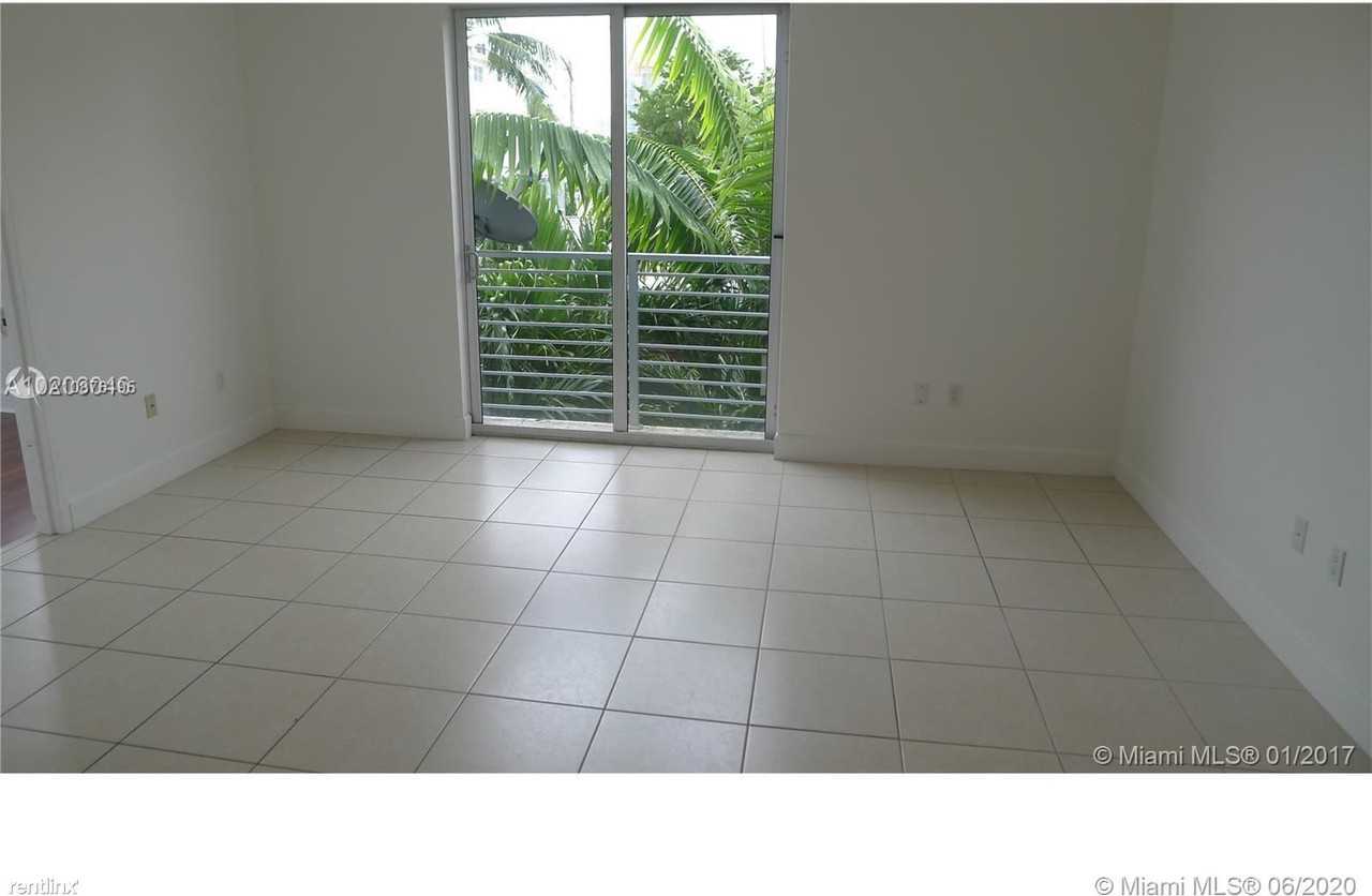 945 Michigan Ave - Photo 3 of 8