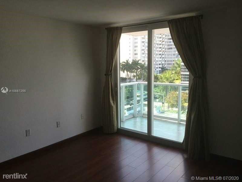 1035 West Ave - Photo 3 of 10