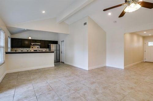 1211 Wroxton Way - Photo 3 of 8