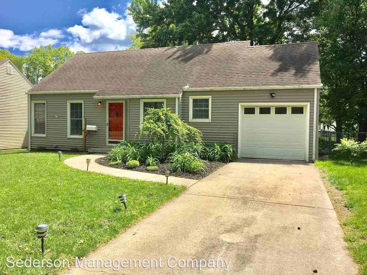 5017 W 50th Ter, Roeland Park, KS 66205 2 Bedroom House for 1,250