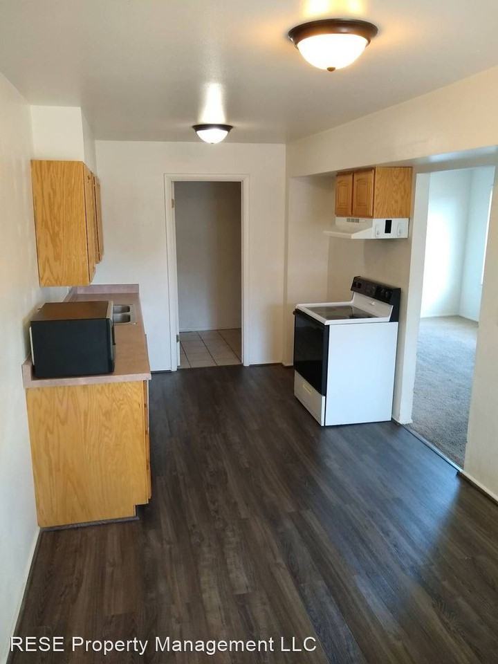 84 West 300 South - Photo 2 of 23