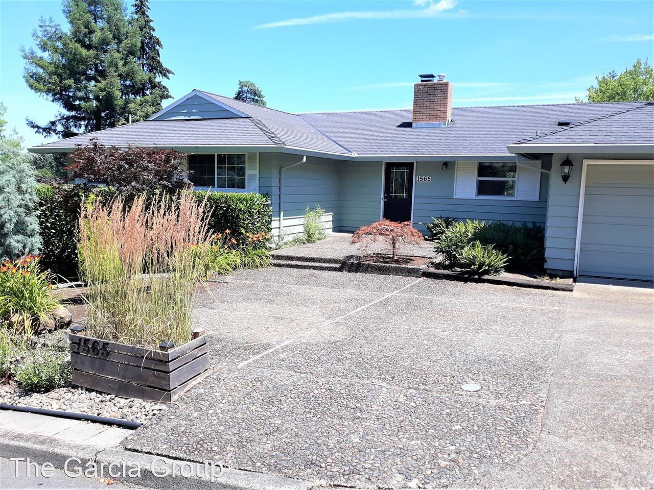 1565 Meadows Dr - Photo 2 of 27
