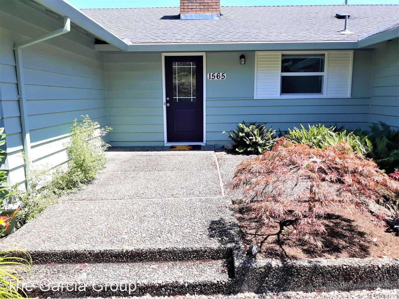 1565 Meadows Dr - Photo 3 of 27