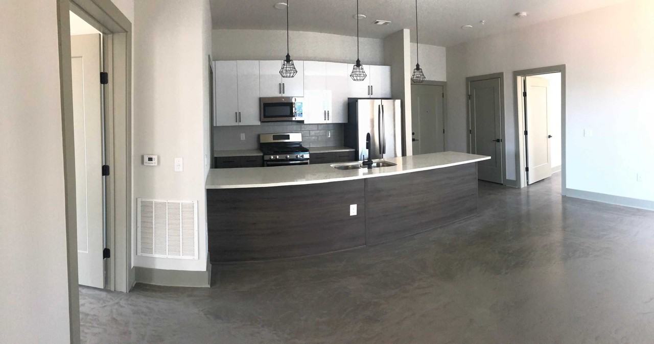 764 Memorial Dr Se - Photo 3 of 21