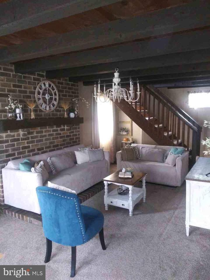 3095 Main St - Photo 3 of 11