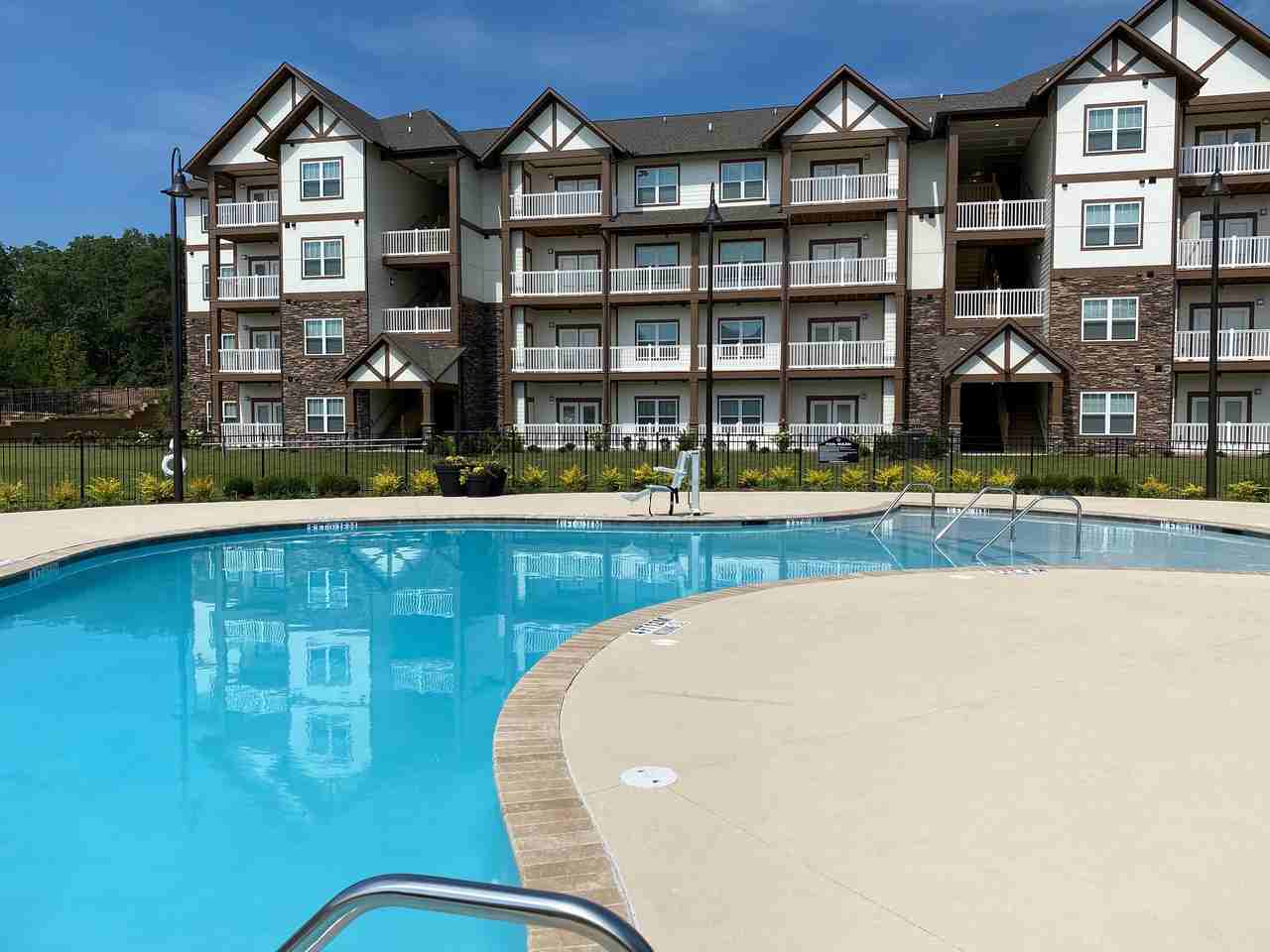 100 Legends Drive - Photo 3 of 13