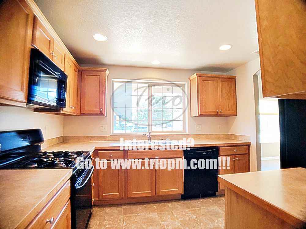 60 Almond Way - Photo 3 of 9