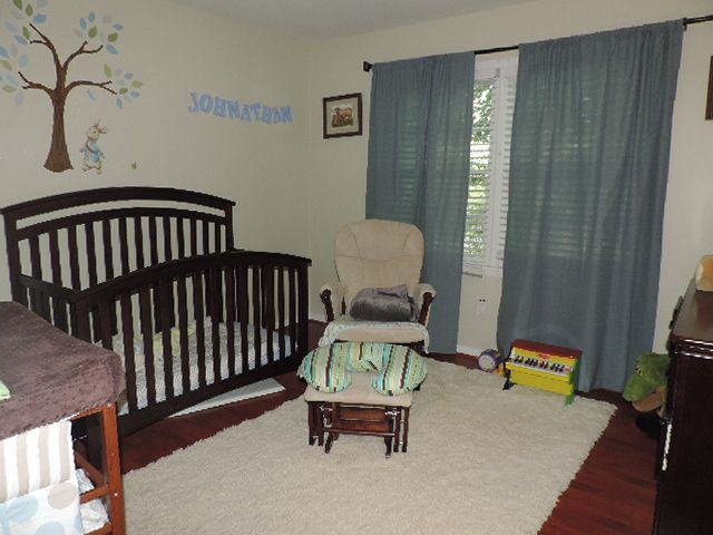 150 Thompson Pl - Photo 3 of 14