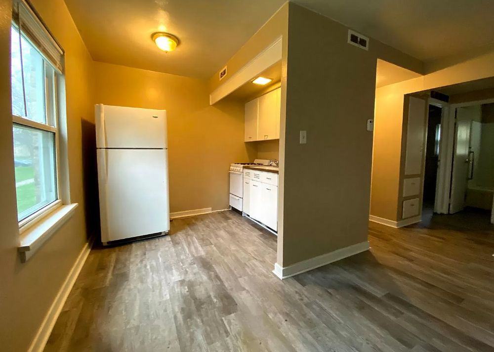 214 Parkview Blvd - Photo 2 of 6