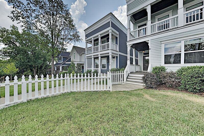 1011B Caldwell Ave - Photo 2 of 42