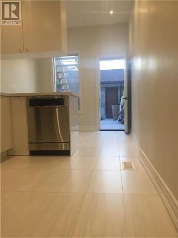 120 Montrose Avenue - Photo 4 of 10