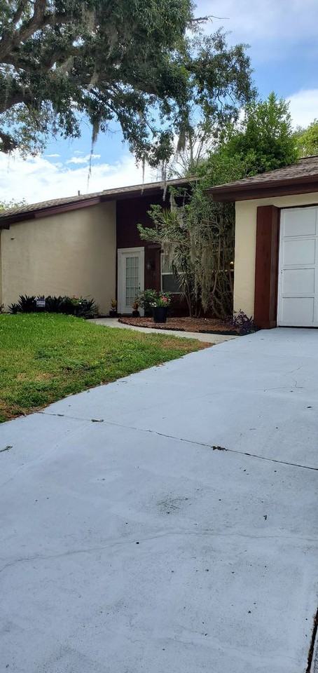 8313 Clover Hill Loop - Photo 2 of 18