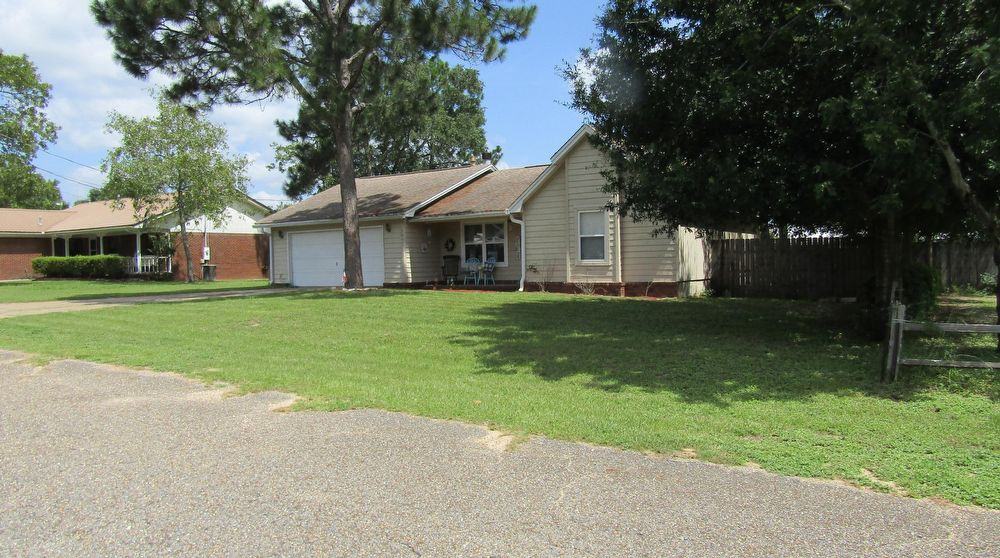 1005 Quigley Dr - Photo 2 of 2