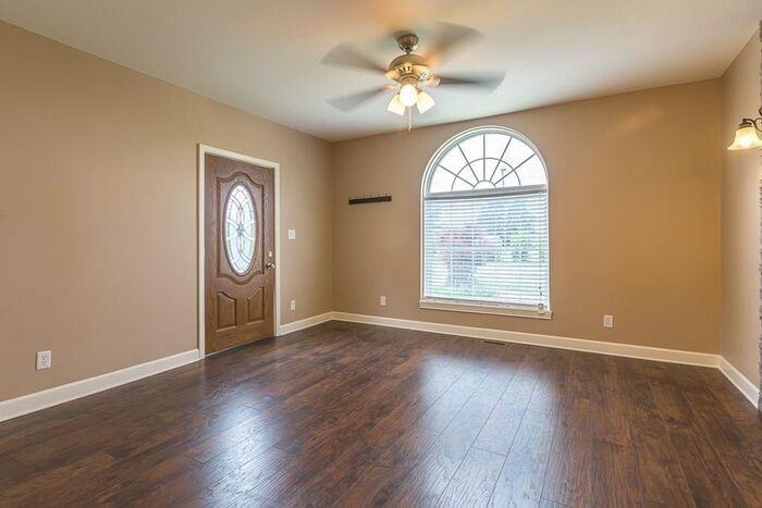 1492 S 8th St - Photo 3 of 23