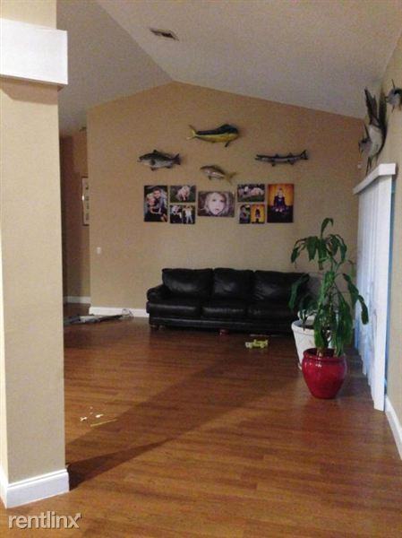 6564 Brookhurst Cir - Photo 2 of 5