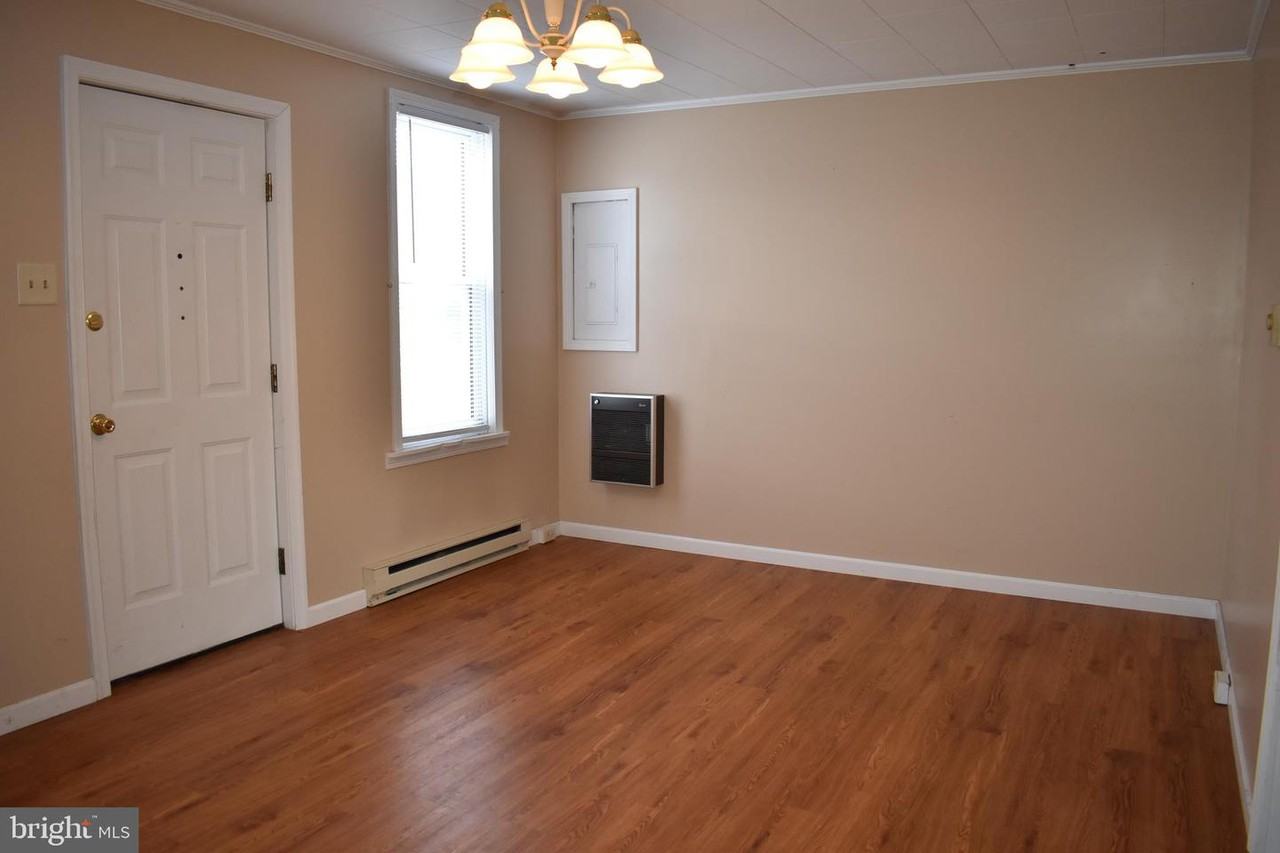 122 E Madison St - Photo 2 of 16